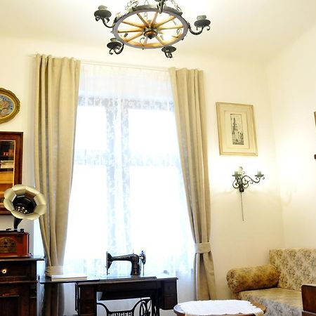 Traditional Slovak Apartment 브라티슬라바 외부 사진