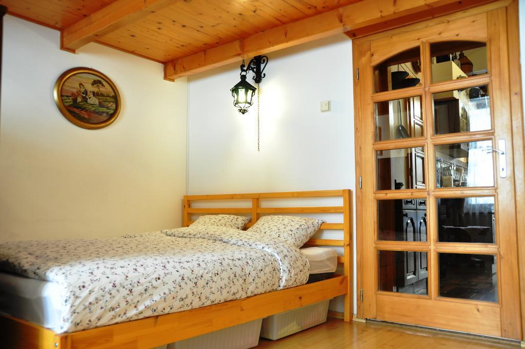 Traditional Slovak Apartment 브라티슬라바 외부 사진