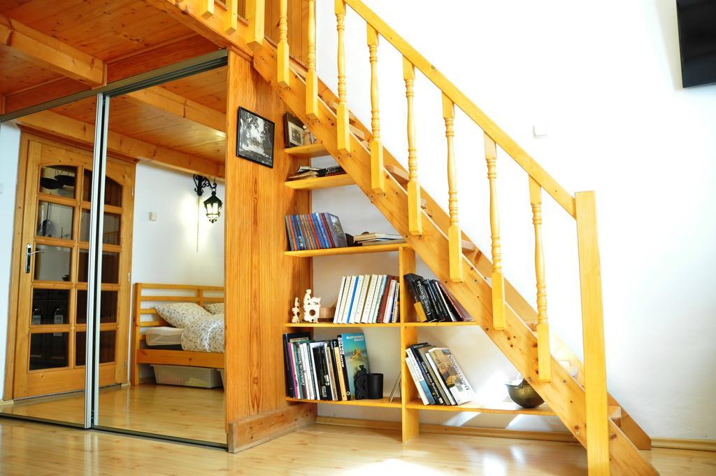 Traditional Slovak Apartment 브라티슬라바 외부 사진