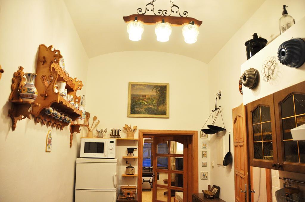 Traditional Slovak Apartment 브라티슬라바 외부 사진