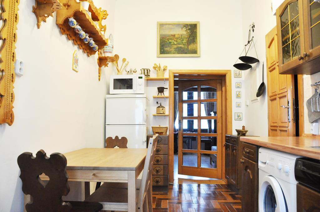 Traditional Slovak Apartment 브라티슬라바 외부 사진