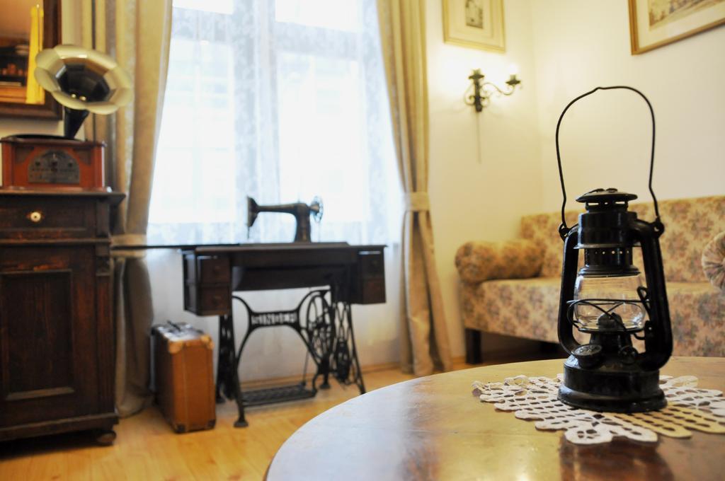 Traditional Slovak Apartment 브라티슬라바 외부 사진