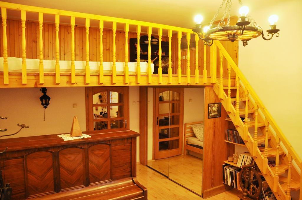 Traditional Slovak Apartment 브라티슬라바 외부 사진